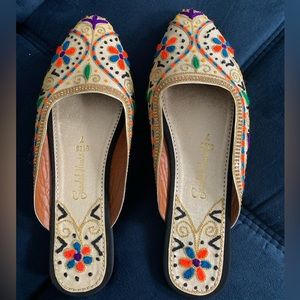 NEW Sandal House Ethnic Kussa Sandals/Mules.